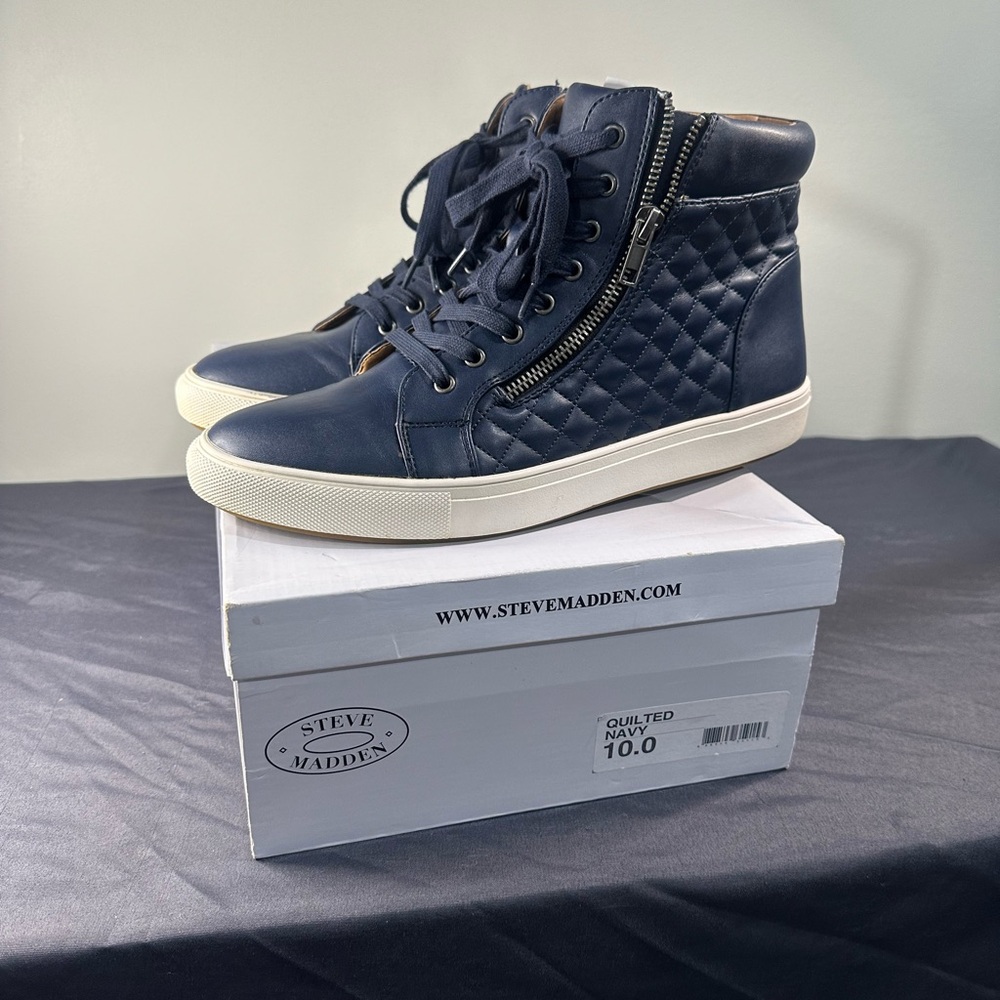 Steve Madden shoe